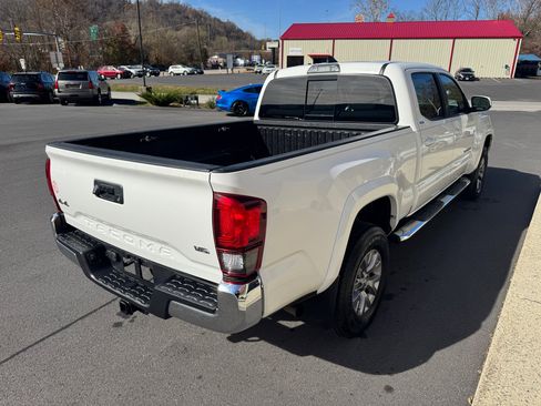 Used 2018 Toyota Tacoma SR5 image 5