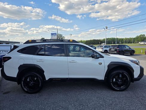 Certified 2025 Subaru Outback Wilderness AWD/4WD image 4
