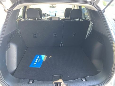 Used 2022 Ford Escape SE image 24