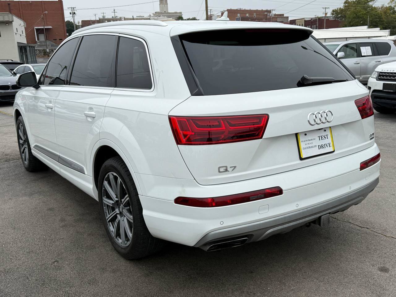 Used 2017 Audi Q7 3.0T Prestige AWD/4WD image 8