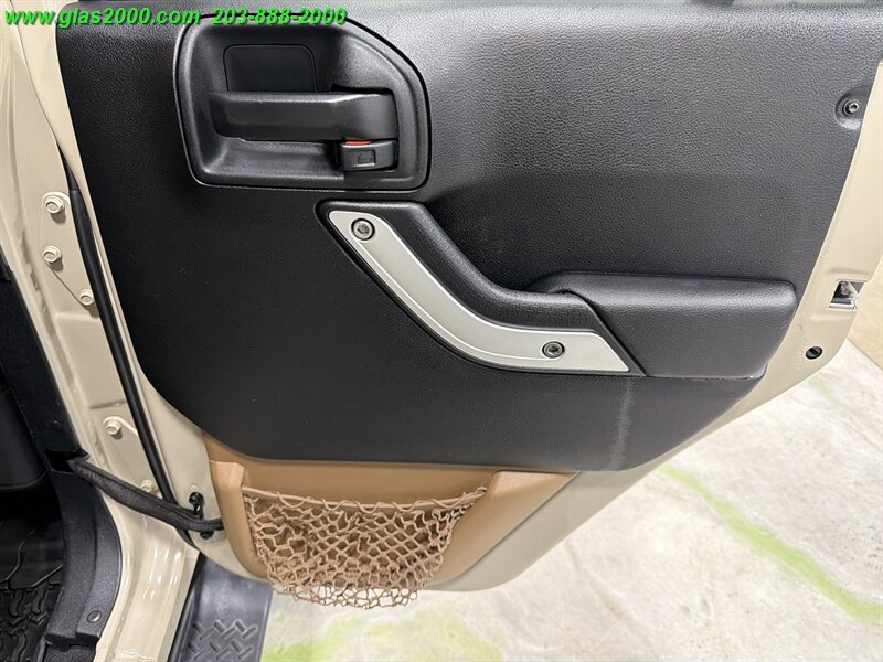 Used 2017 Jeep Wrangler Unlimited Sahara AWD/4WD image 28