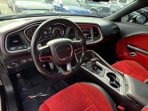 Used 2020 Dodge Challenger R/T w/ Plus Package image 22