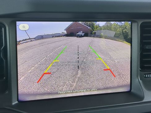 New 2025 Ford Bronco 4-Door image 18