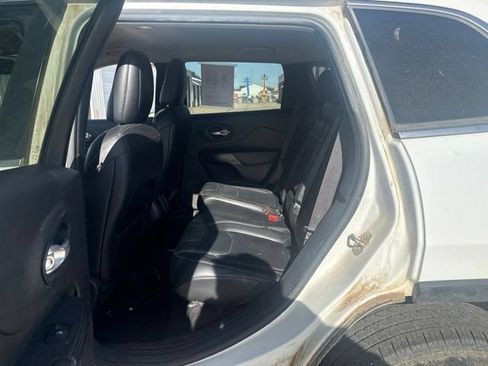 Used 2016 Jeep Cherokee Limited w/ Trailer Tow Group AWD/4WD image 4