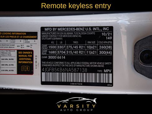 Used 2022 Mercedes-Benz GLE 450 4MATIC w/ AMG Line Exterior image 32