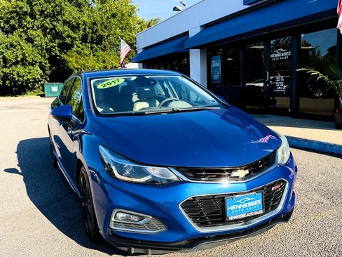 Used 2017 Chevrolet Cruze Premier FWD image 21