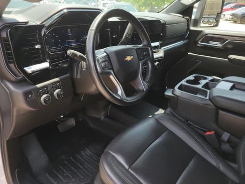 Used 2024 Chevrolet Silverado 2500 LTZ AWD/4WD image 19