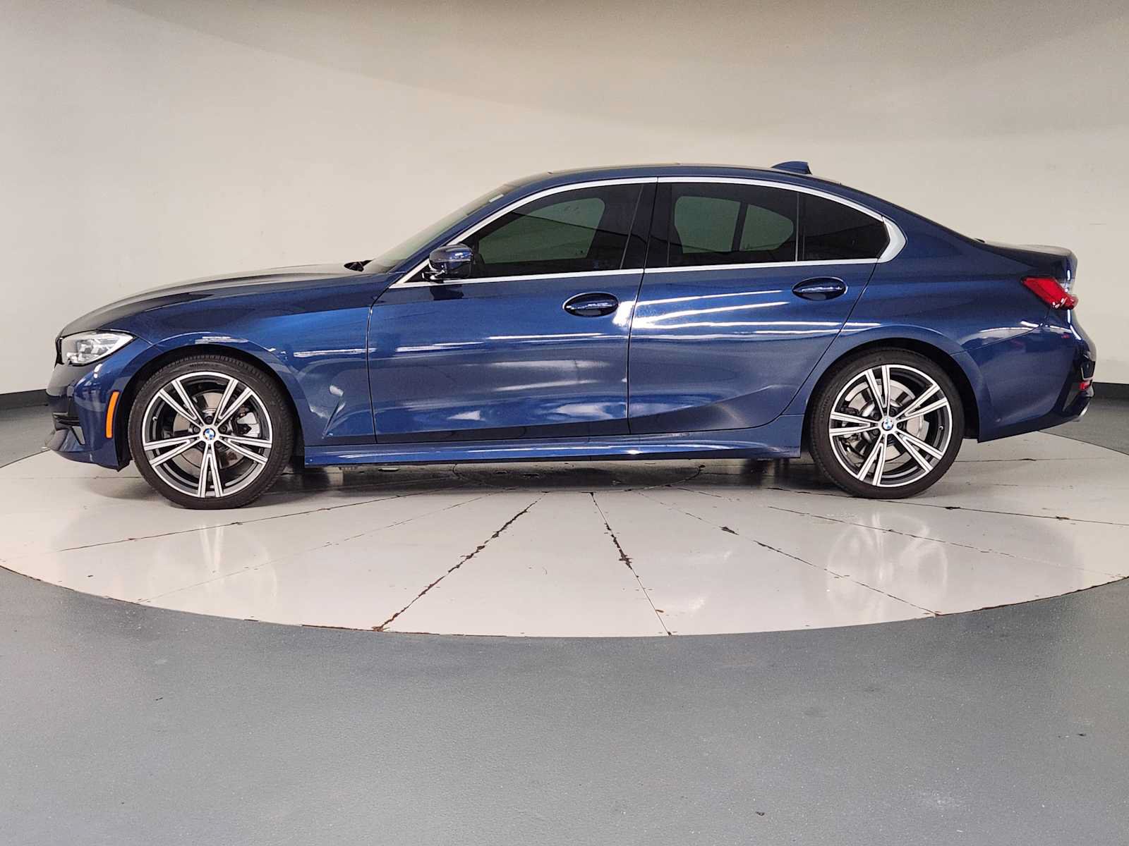 Used 2021 BMW 330i Sedan w/ Convenience Package RWD image 5