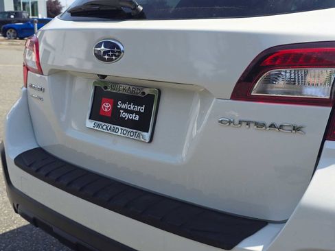 Used 2018 Subaru Outback 2.5i Premium AWD/4WD image 13