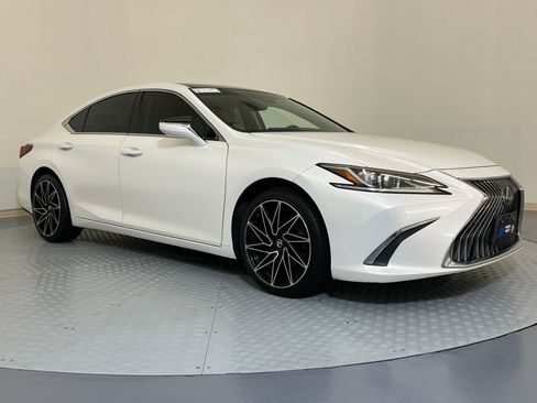 Used 2020 Lexus ES 350 w/ Premium Package image 6