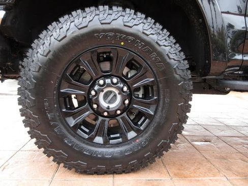 Certified 2020 Ford F250 Lariat w/ Tremor Off-Road Package image 8