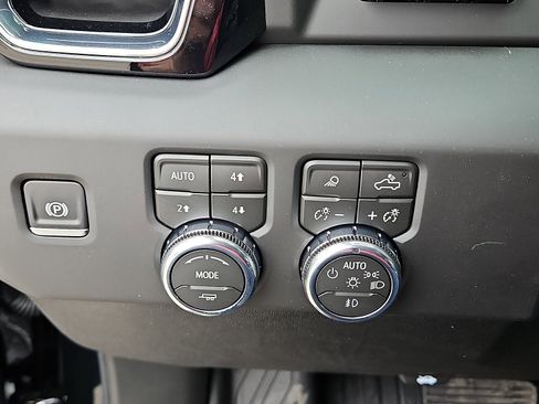 New 2026 GMC Sierra 2500 Denali w/ Denali Reserve Package image 15