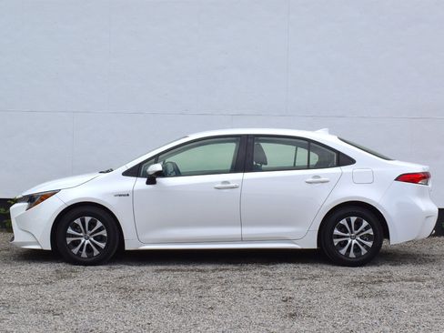 Used 2021 Toyota Corolla LE image 9
