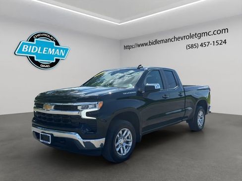 Used 2023 Chevrolet Silverado 1500 LT AWD/4WD image 3