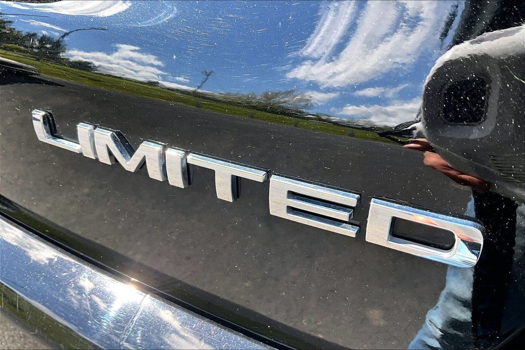 Used 2020 Jeep Compass Limited AWD/4WD image 25