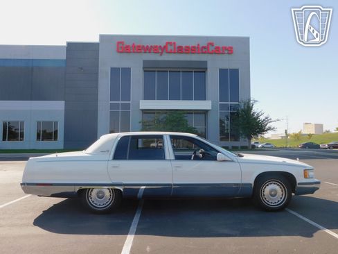 Used 1995 Cadillac Fleetwood Brougham RWD image 6