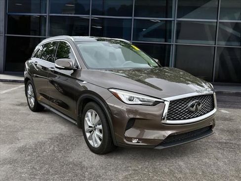 Used 2019 INFINITI QX50 Essential w/ Premium Heat Package AWD/4WD image 2