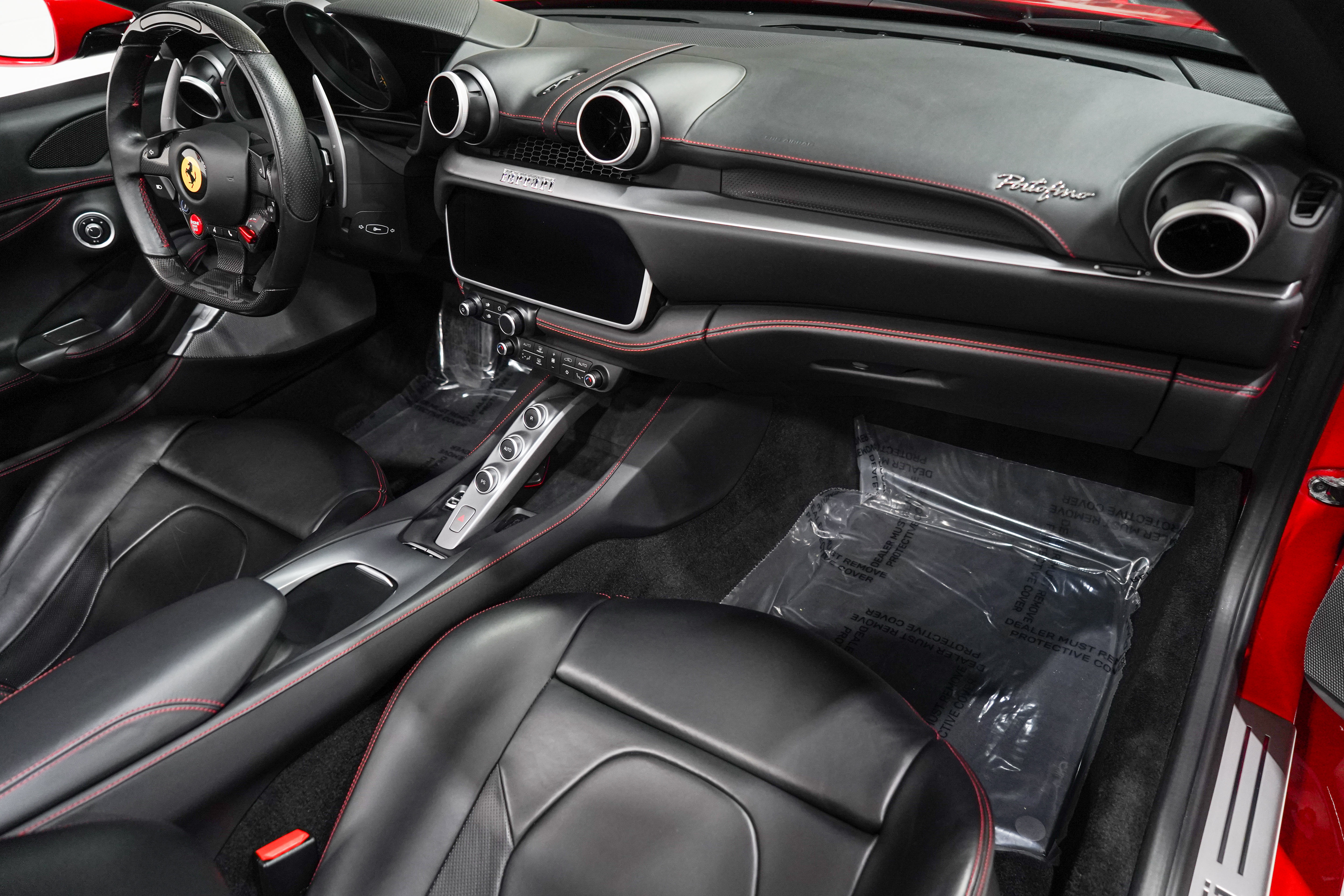 Used 2019 Ferrari Portofino RWD image 17