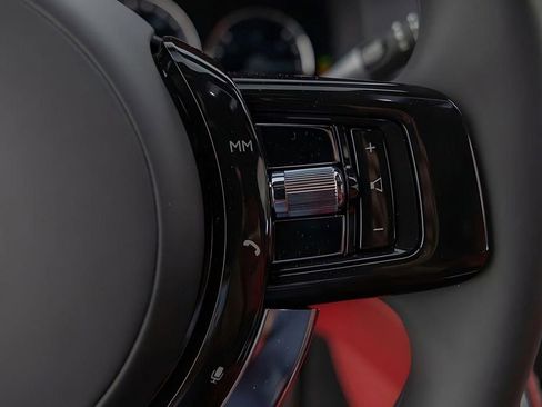 Used 2023 Rolls-Royce Cullinan Base image 45