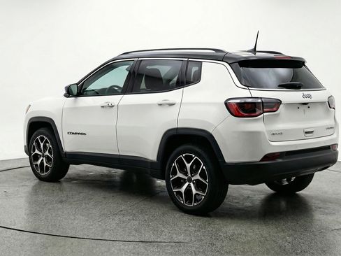 Used 2025 Jeep Compass Limited image 6