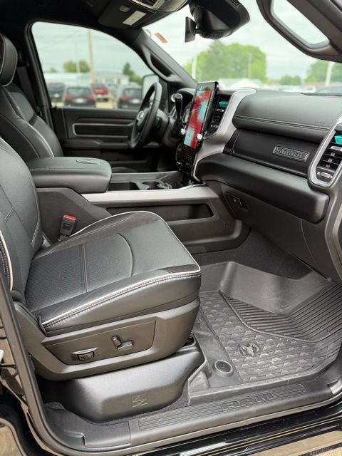 Used 2025 RAM 2500 Laramie AWD/4WD image 14