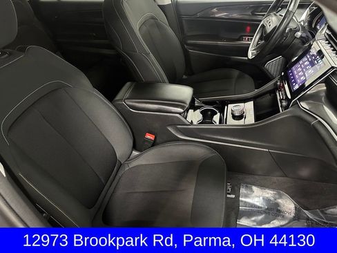 Used 2022 Jeep Grand Cherokee L Laredo w/ Luxury Tech Group I AWD/4WD image 27