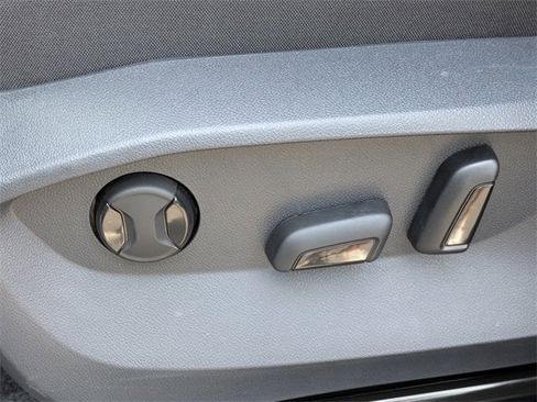 Certified 2024 Volkswagen Tiguan SE image 76