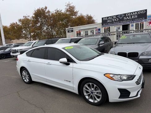 Used 2019 Ford Fusion SE image 8