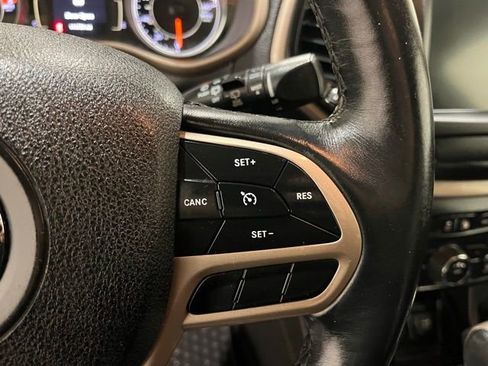 Used 2017 Jeep Cherokee Latitude w/ True North Edition image 27