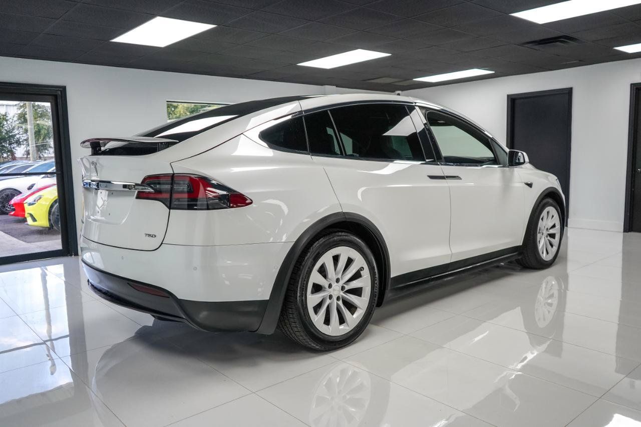 Used 2017 Tesla Model X 90D AWD/4WD image 5