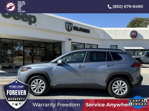 Used 2023 Toyota Corolla Cross LE image 8