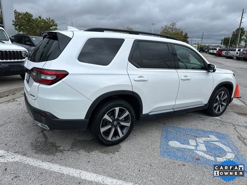 Used 2025 Honda Pilot Touring image 32
