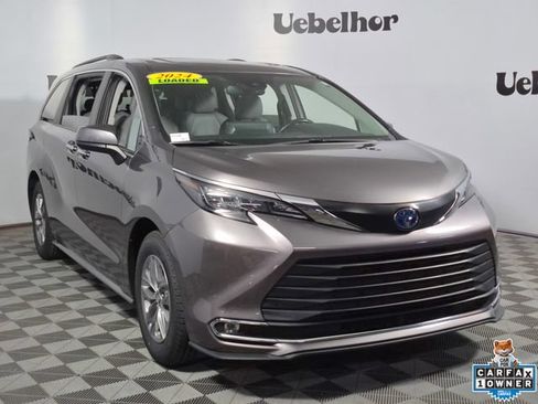 Used 2024 Toyota Sienna XLE FWD image 1