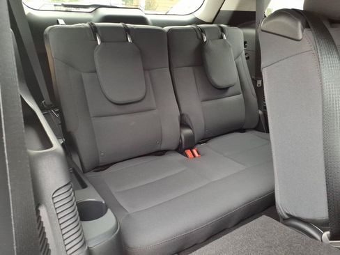 Used 2025 Ford Explorer Active AWD/4WD image 12