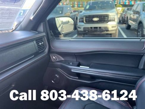 Used 2023 Ford Expedition Limited AWD/4WD image 32