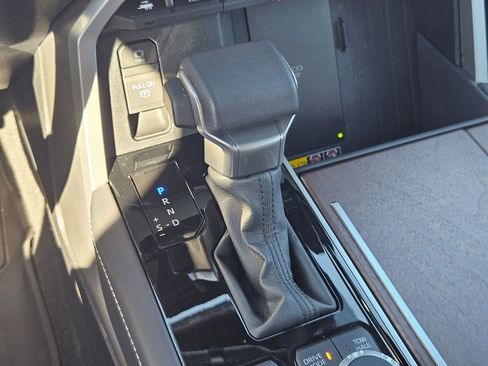 Used 2025 Toyota Sequoia Capstone AWD/4WD image 20