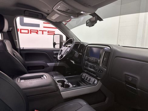 Used 2017 Chevrolet Silverado 1500 LTZ Z71 w/ LTZ Plus Package image 58