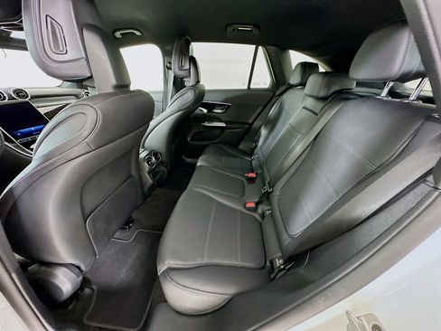 Used 2025 Mercedes-Benz GLC 300 image 24