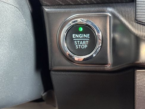 Used 2023 Ford F150 Platinum AWD/4WD image 32