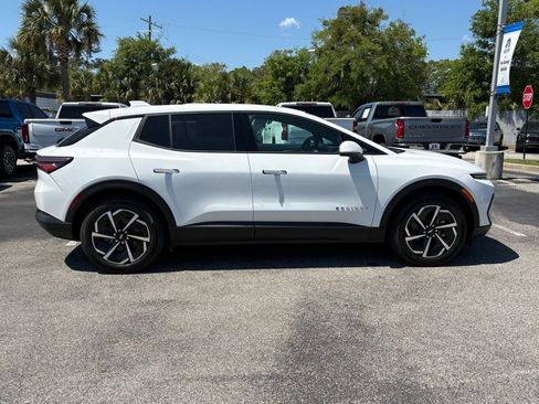 Used 2026 Chevrolet Equinox EV LT FWD image 8