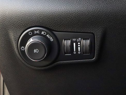 New 2026 Jeep Compass Latitude image 11