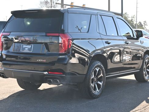 Used 2025 GMC Yukon AT4 w/ AT4 Premium Package image 11