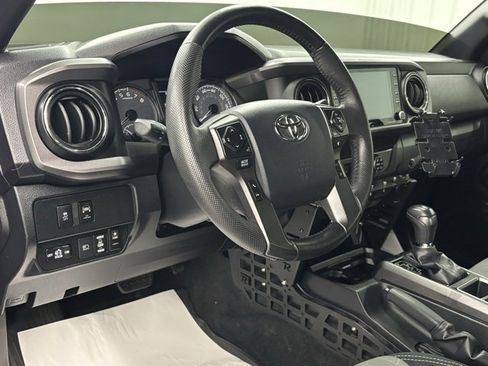 Used 2020 Toyota Tacoma TRD Off-Road image 14