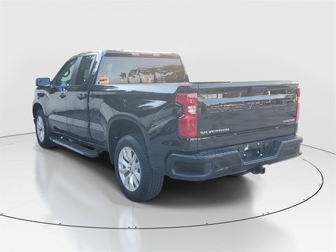 Used 2025 Chevrolet Silverado 1500 Custom image 5
