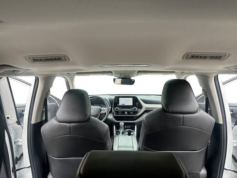 Used 2023 Toyota Corolla XSE image 29