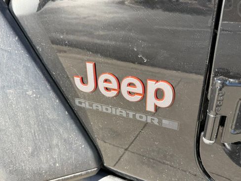 New 2025 Jeep Gladiator Mojave w/ Convenience Group image 12