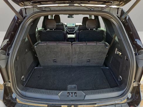 Used 2025 Ford Explorer Platinum w/ LUX Leather Package image 11