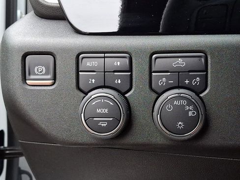 Used 2026 Chevrolet Silverado 1500 LT image 24