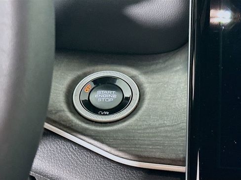 Certified 2025 Jeep Grand Cherokee L Limited w/ Luxury Tech Group II image 24