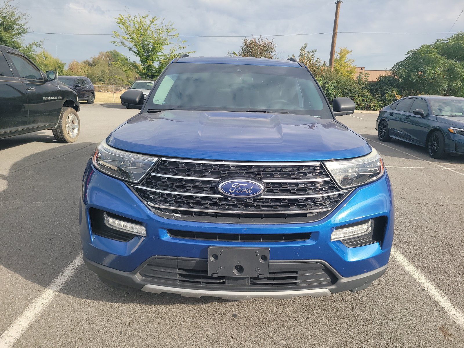 Used 2020 Ford Explorer XLT w/ Equipment Group 202A AWD/4WD image 2